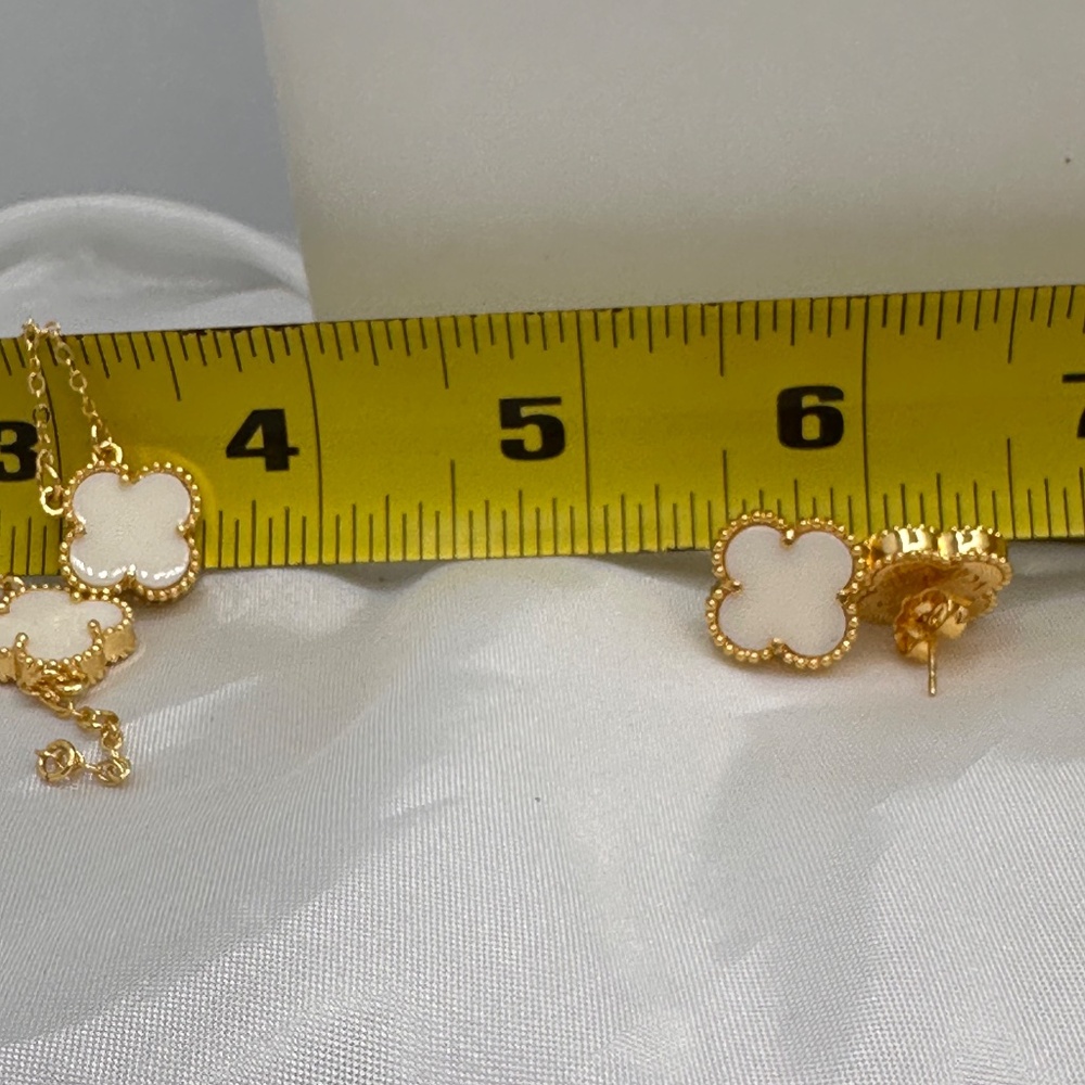 18K Gold Plated White Clover Set - Picture 3 of 8